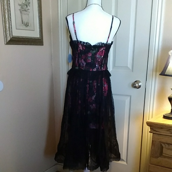 Pearl Dress - Picture 2 of 8